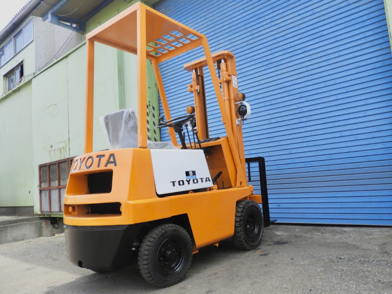 TOYOTA 2FGL9 900kg Gas/LPG Forklift in Gunma