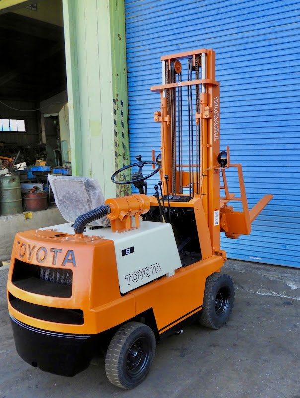 TOYOTA 2FDL9 900kg Diesel Forklift in Gunma