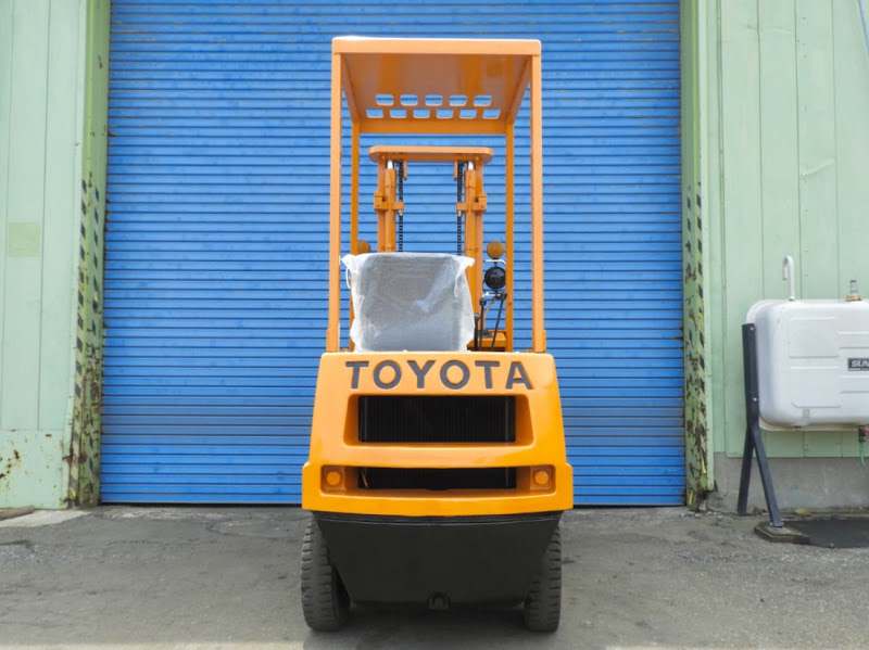 TOYOTA 2FGL9 900kg Gas/LPG Forklift in Gunma