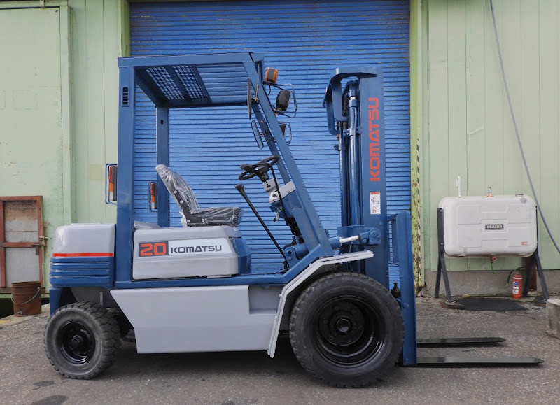 KOMATSU FD20-11 2 Ton Diesel Forklift in Gunma