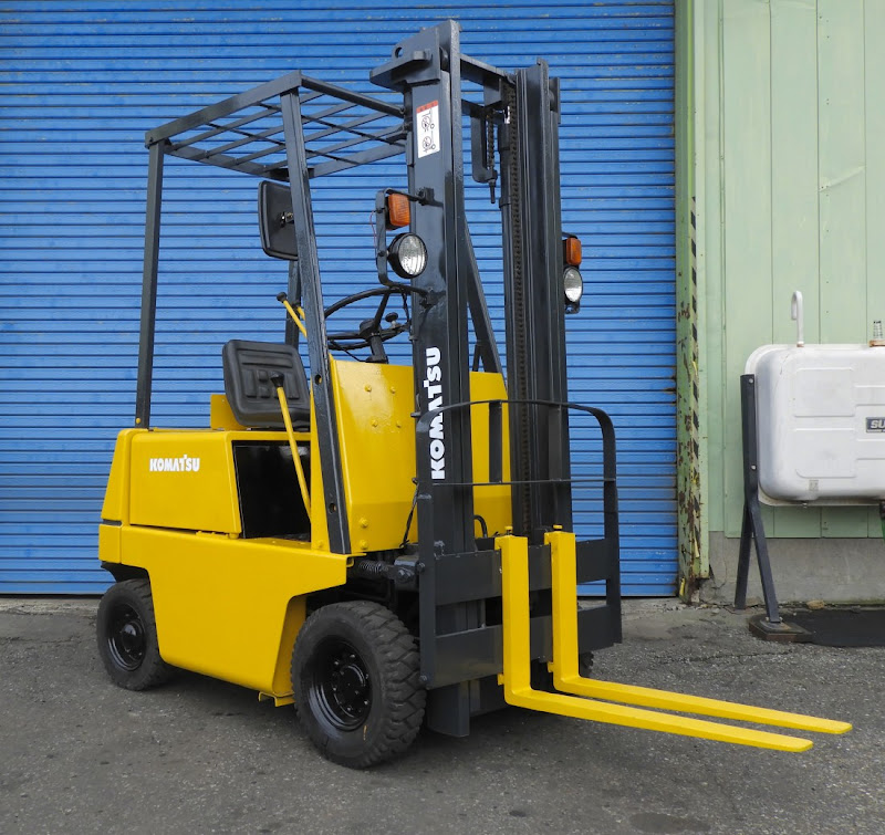 KOMATSU FG09-2 900kgガス/LPGフォークリフト