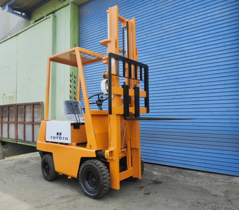 TOYOTA 2FGL9 900kg Gas/LPG Forklift in Gunma