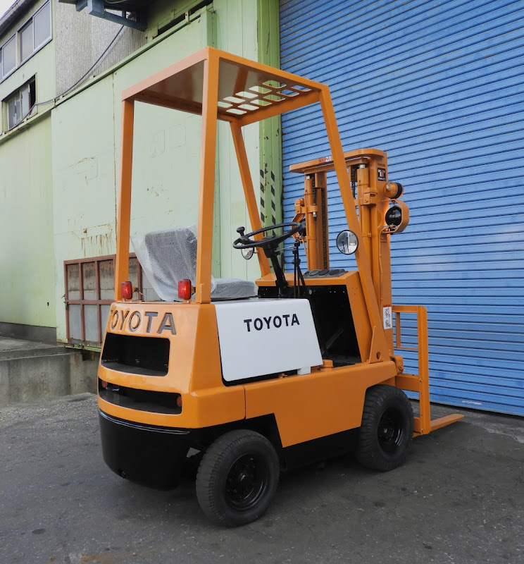 TOYOTA 2FGL9 900kg Gas/LPG Forklift in Gunma