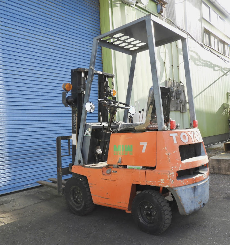 TOYOTA 40-2FGL7 700kg Gas/LPG Forklift in Gunma