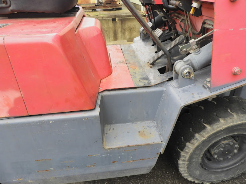 NISSAN NJ01 1 Ton Diesel Forklift in Gunma